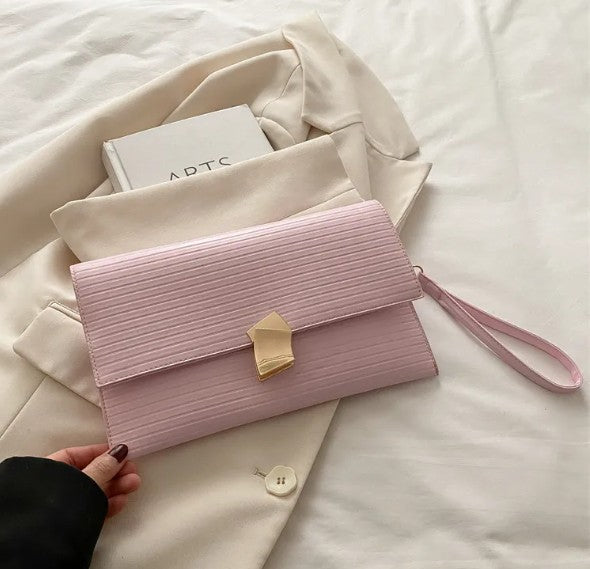 Cartera rectangular cuero sintético rosada