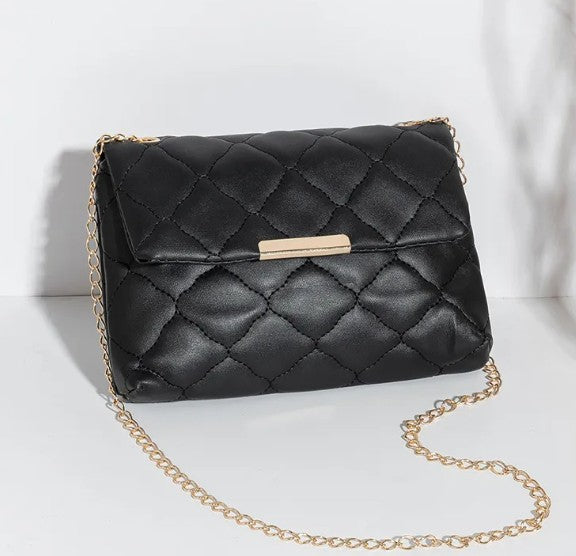 Cartera cuadrada cuero sintético negra