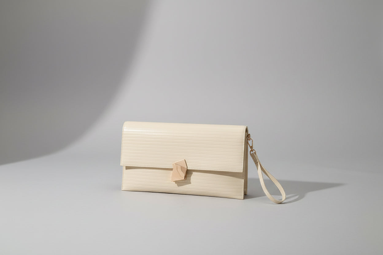 Cartera rectangular cuero sintético beige