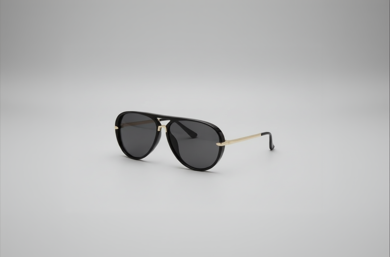 Lentes de sol mujer negro y dorado