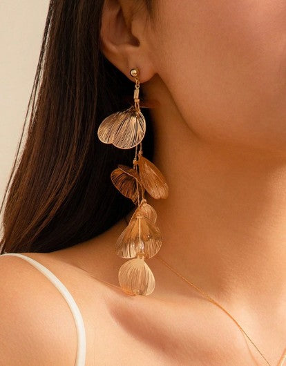 Aro largo pétalo texturizado dorado