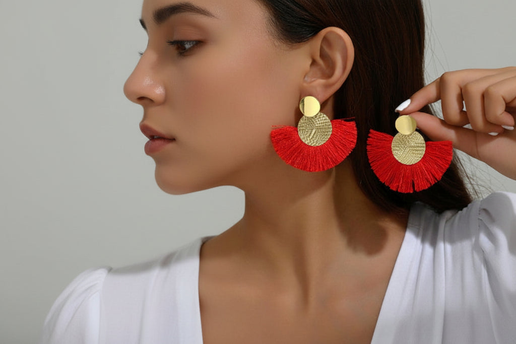 Aros largo tejido con flecos rojo