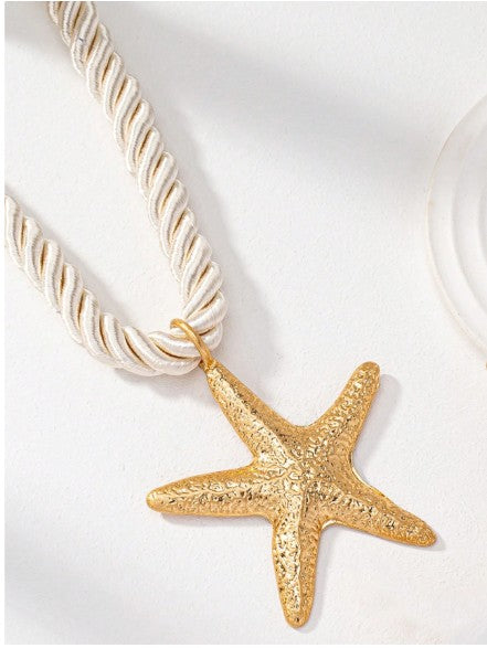 Collar colgante blanco forma estrella