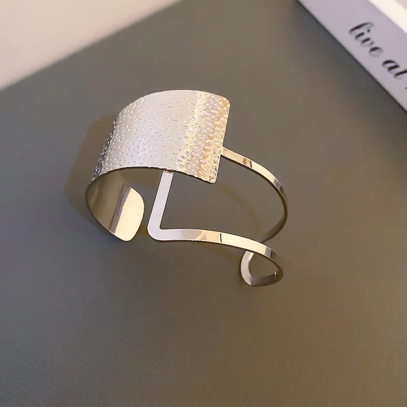 Pulsera Plateada Elegante