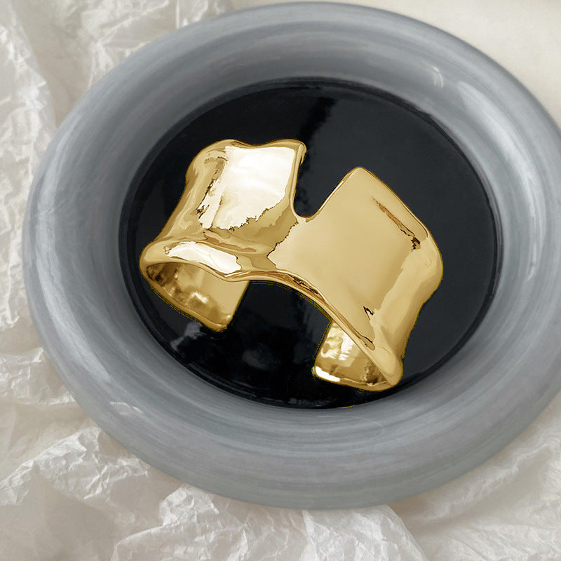 Pulsera Dorada Irregular