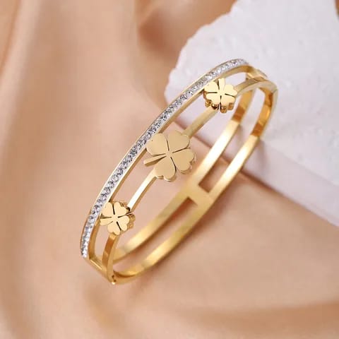 Pulsera chapada en oro doble trébol