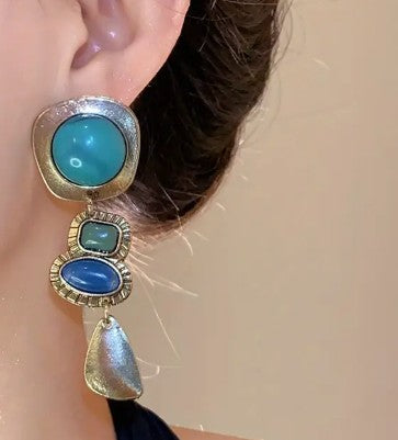 Aros vintage lagrima con piedra