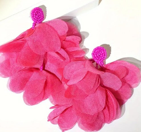 Aros largo con pétalos rosado