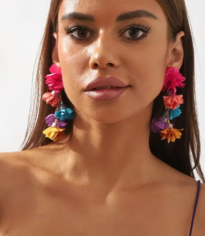 Aros colgantes de flores varios colores