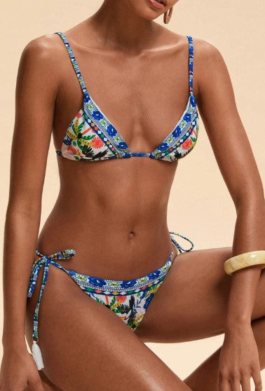 Bikini con estampado flora azul