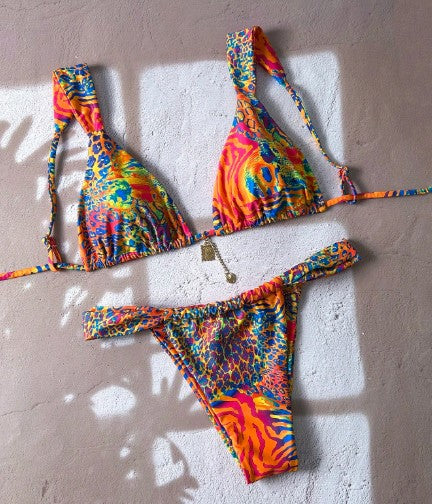 Bikini con tirantes y espampado color