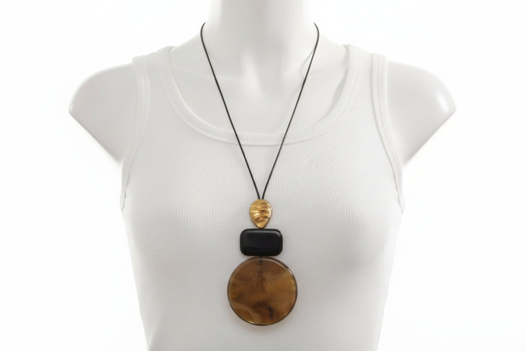 Collar colgante largo estilo tribal