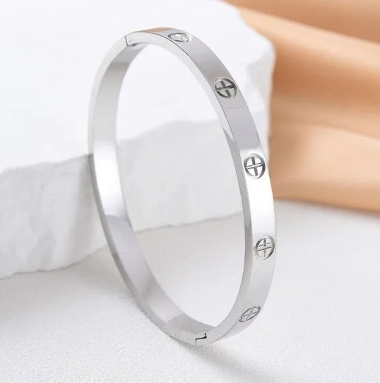 Pulsera de plata forma cruz