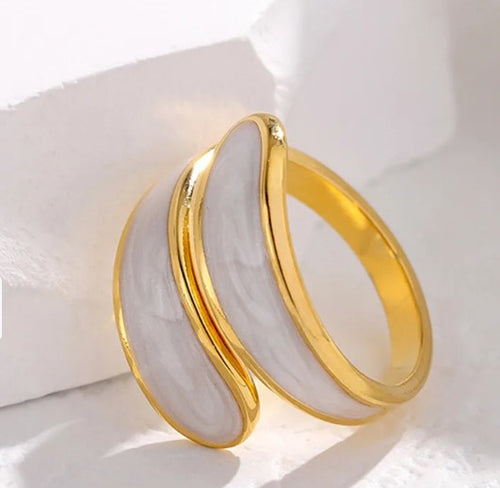 Anillos abiertos color blanco y dorado