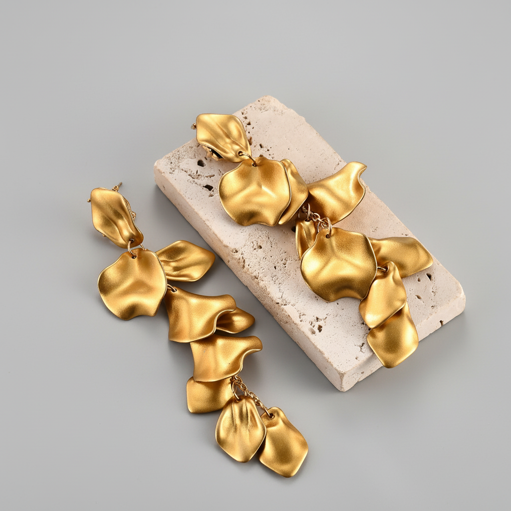Aros largo pétalos dorado