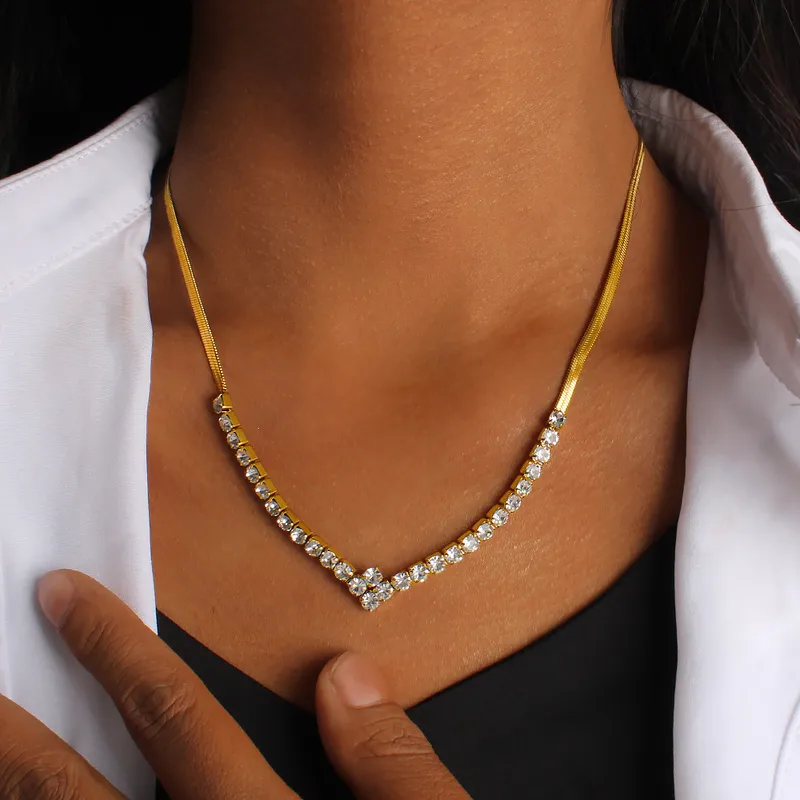 Collar con circones chapado en oro